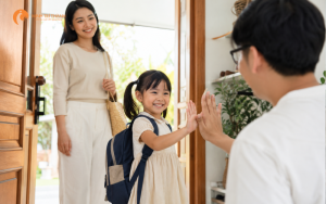 dạy trẻ kỹ năng chào hỏi lễ phép
