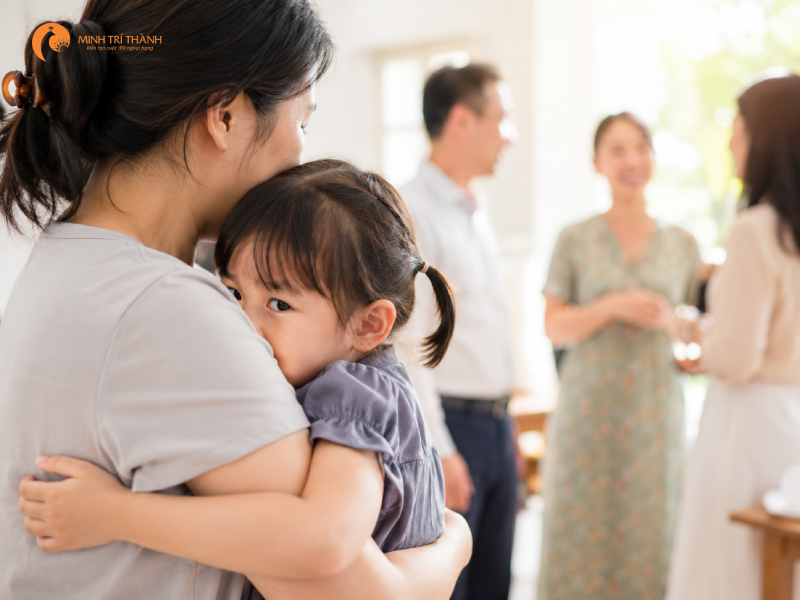 tại sao trẻ không chịu chào hỏi người lớn