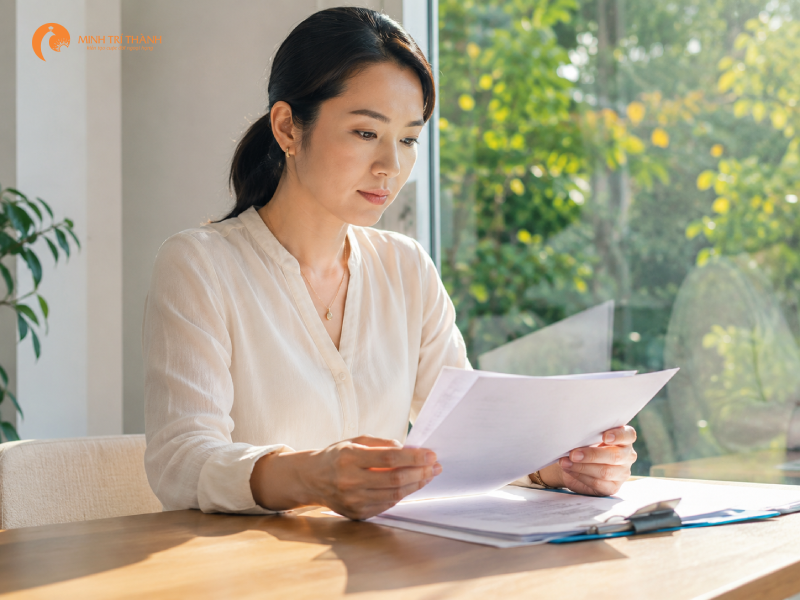 làm gì khi phát hiện chồng bóc bánh trả tiền