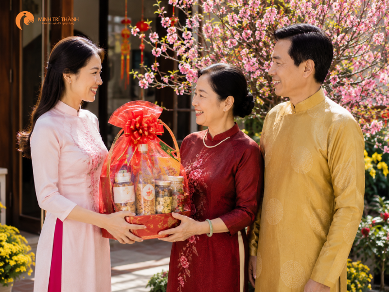 tặng quà cho mẹ chồng theo từng dịp